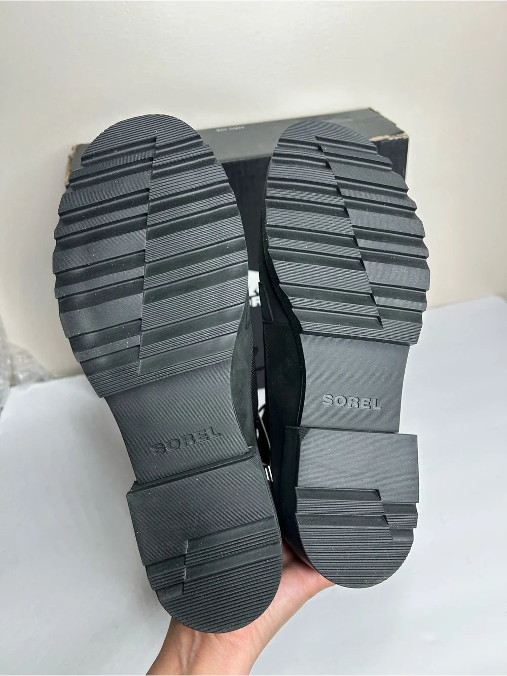 Sorel durable lace